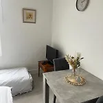 Small Studio Flat Uxbridge Road
