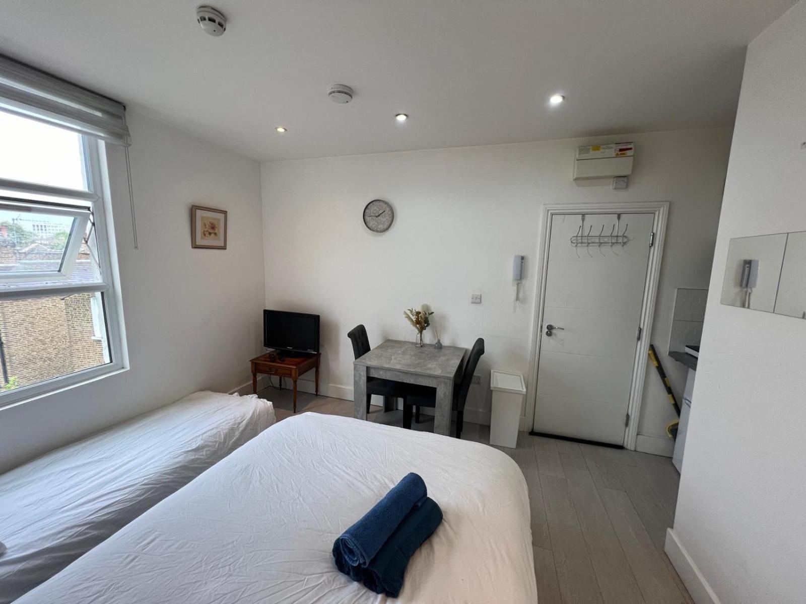 Appartement Small Studio Flat Uxbridge Road